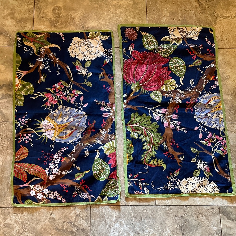Pottery Barn King Pillow cases